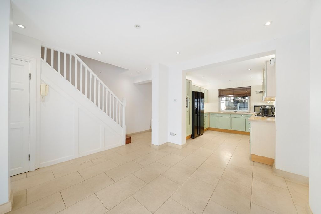 Property photo 1 of 22