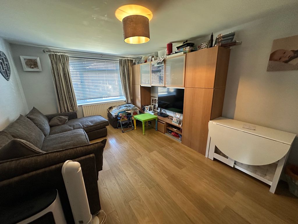 Property photo 3 of 8