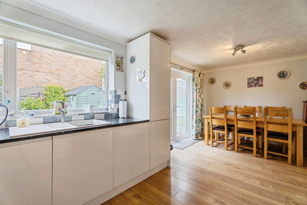 Property photo 3 of 17
