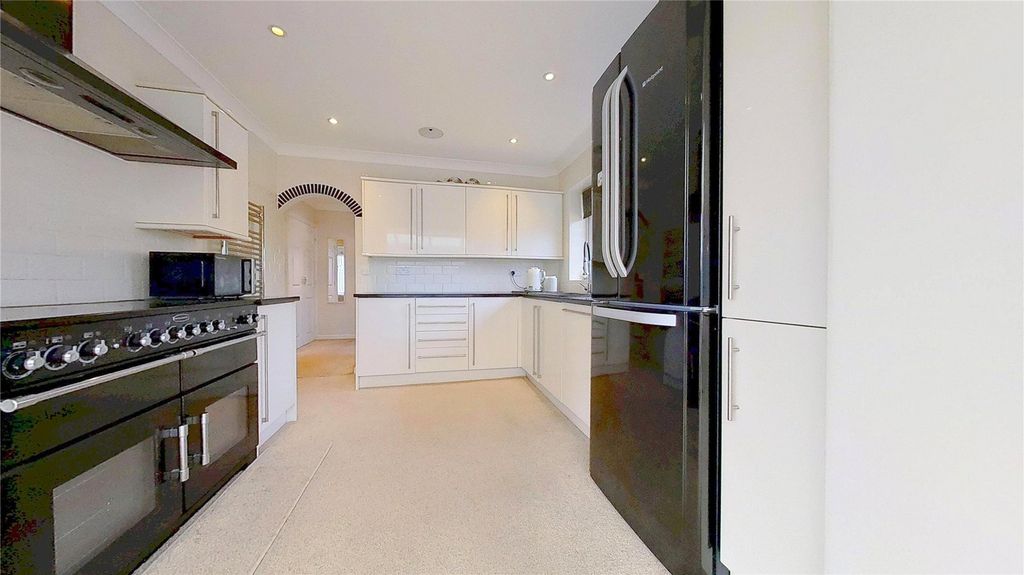 Property photo 3 of 22 Picture No. 05