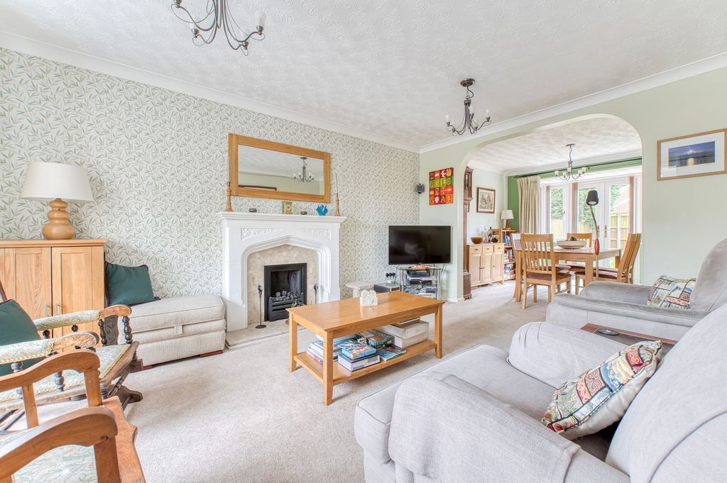 Property photo 2 of 19