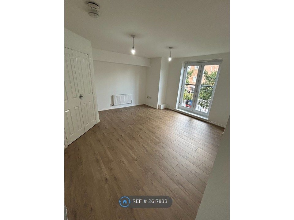 Property photo 1 of 12 Lounge