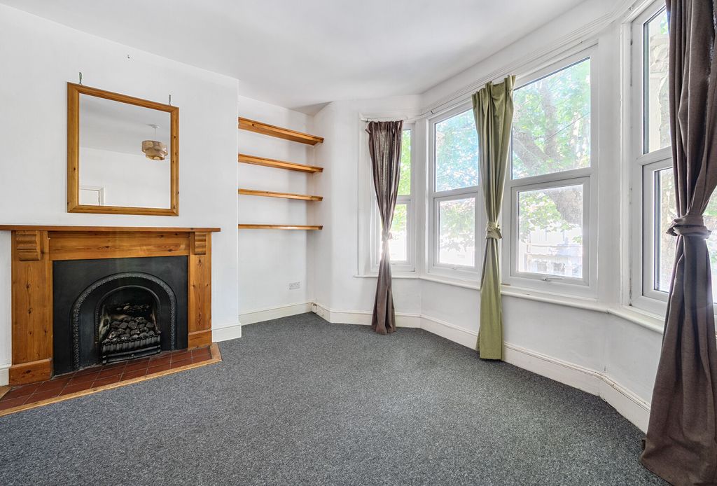Property photo 3 of 21 1324452-10-686E41...