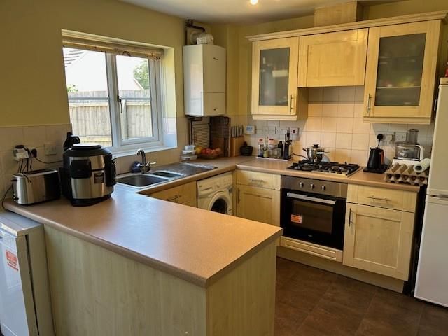 Property photo 3 of 10 Kitchen 2.Jpg