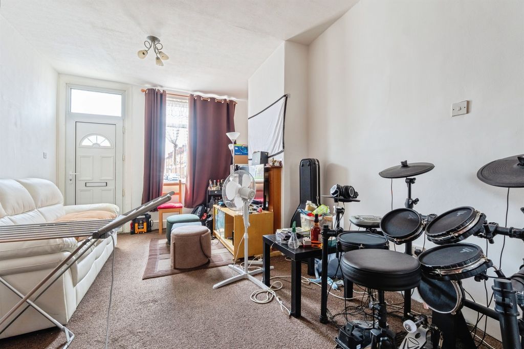 Property photo 2 of 13