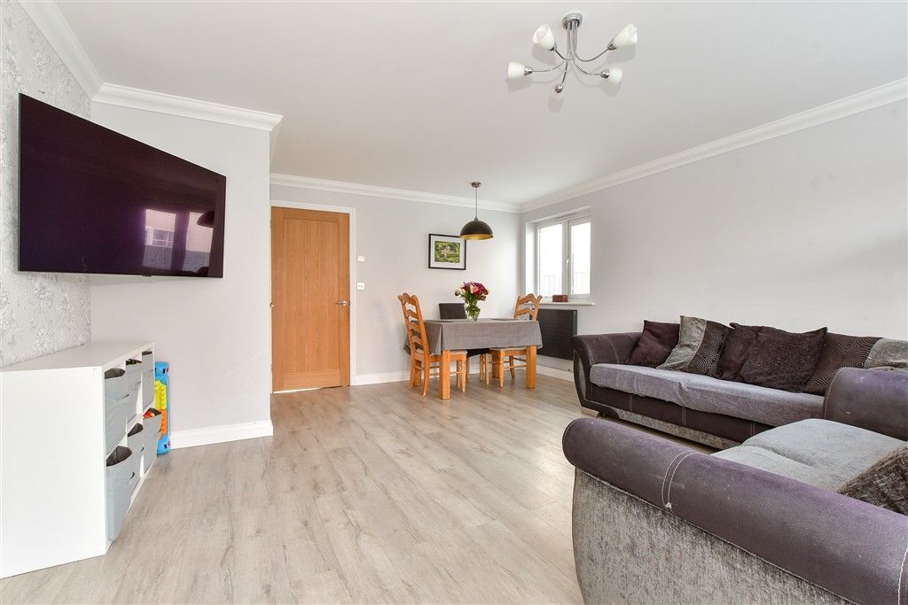 Property photo 2 of 9 Lounge/Dining Room