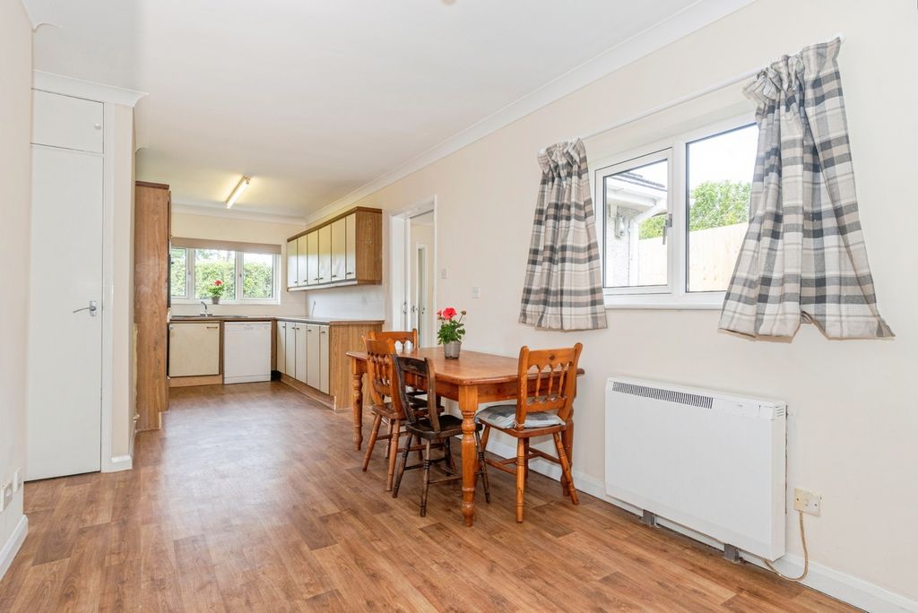Property photo 3 of 18 Kitchen Dining Room