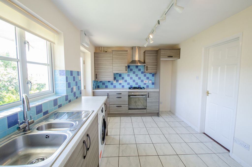 Property photo 3 of 14 9 Marks Drive Tps Bodmin 01208 74182-11