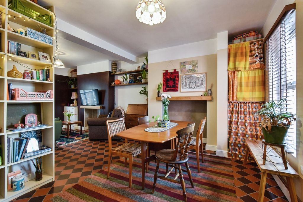 Property photo 3 of 17 Photo