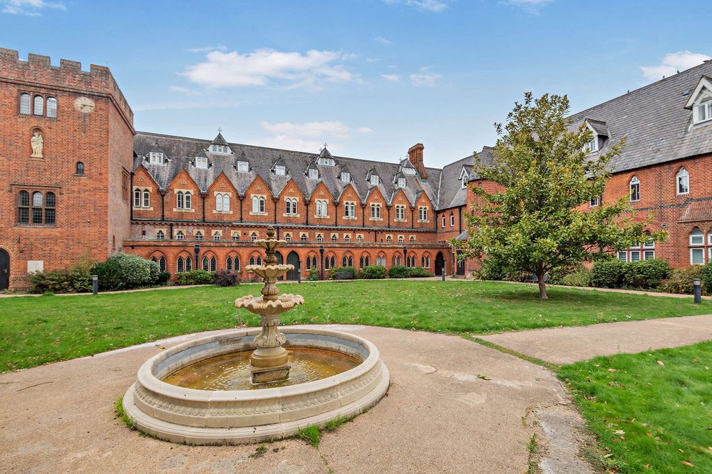 Property photo 1 of 23