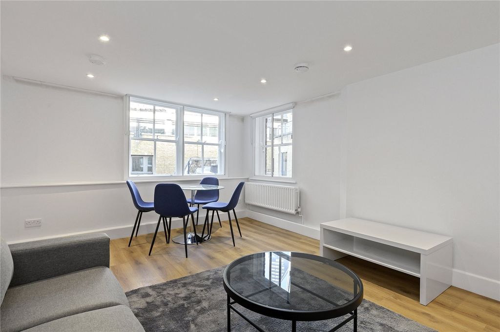 Property photo 3 of 7 Reception / Kitchen