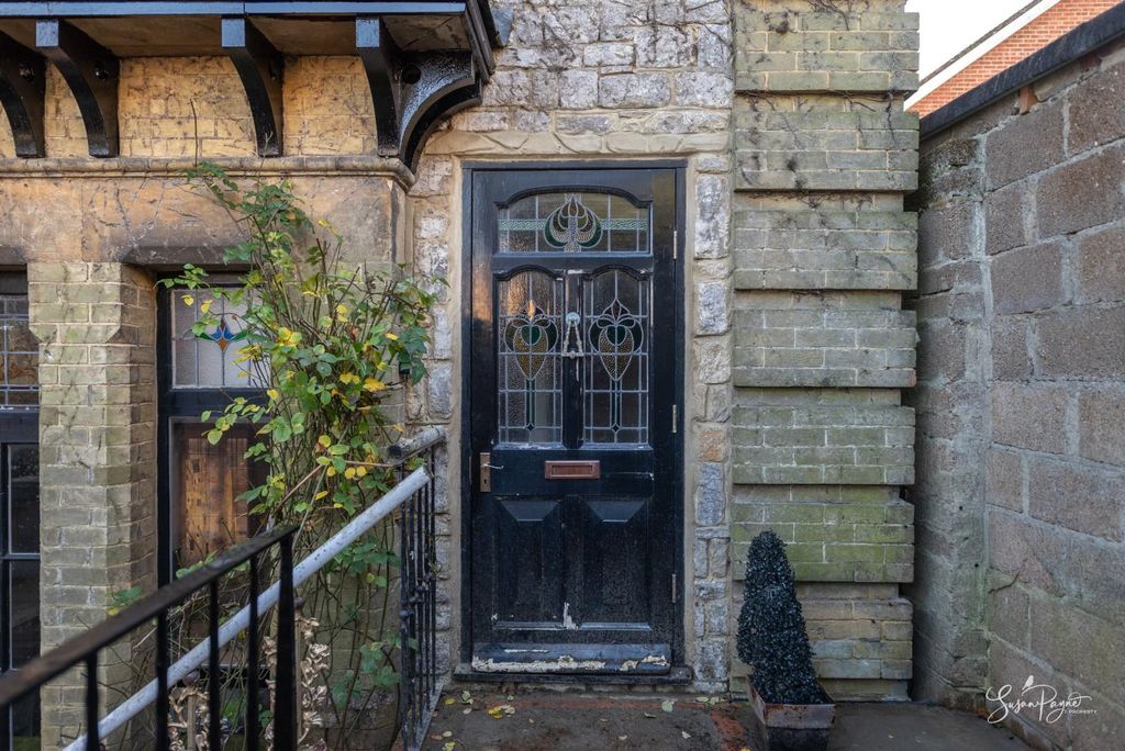 Property photo 3 of 19 Welcome To Southlands