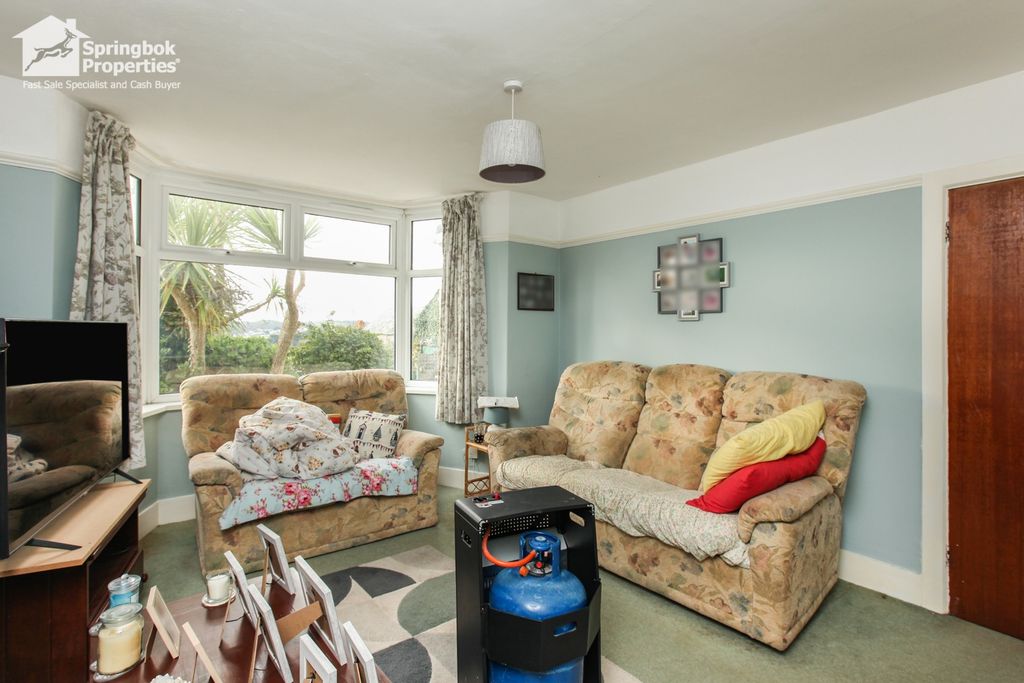 Property photo 3 of 19 Image 2