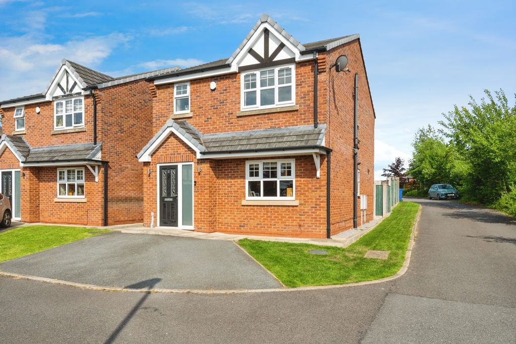 Property photo 1 of 17 Front