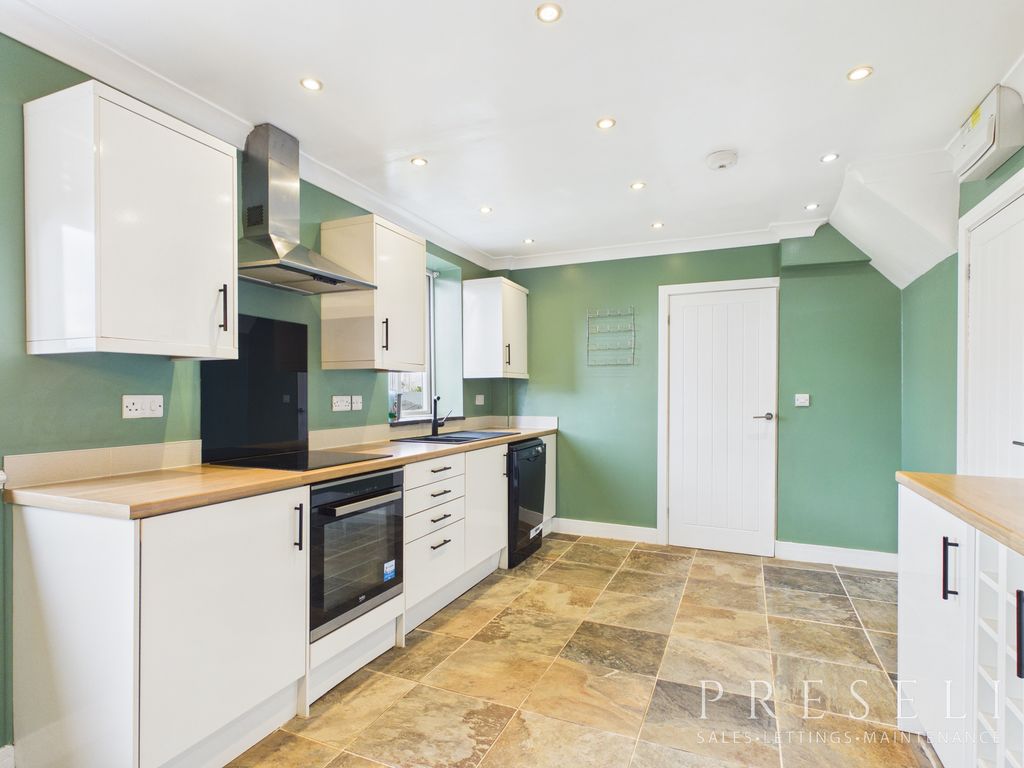 Property photo 3 of 18 Cam05119G0-Pr0090-Still007