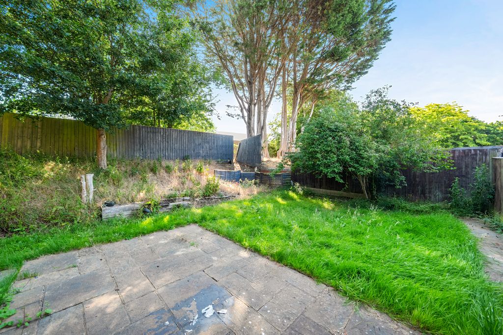 Property photo 3 of 11 147875956A38Fe628E594