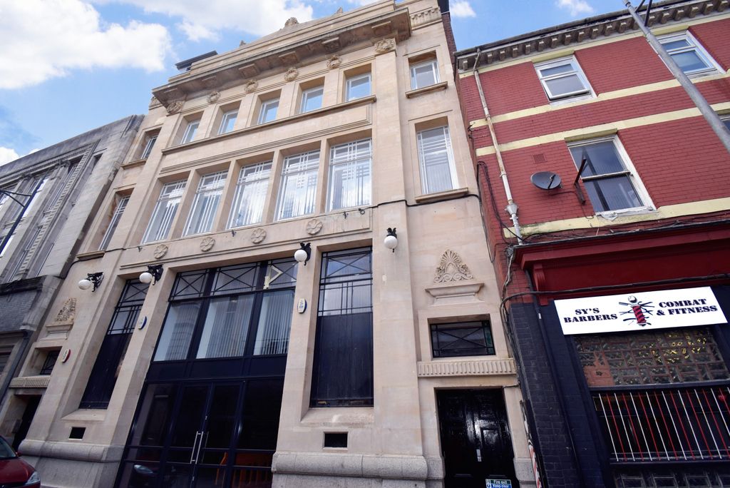 Property photo 1 of 8 Front