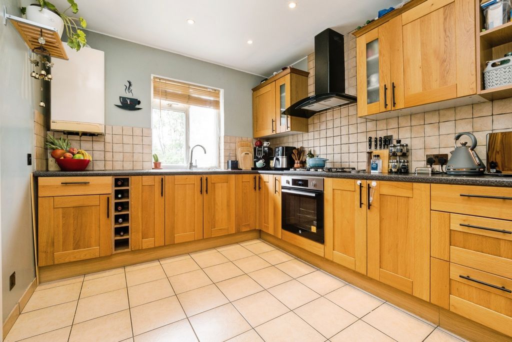 Property photo 3 of 17 Photo