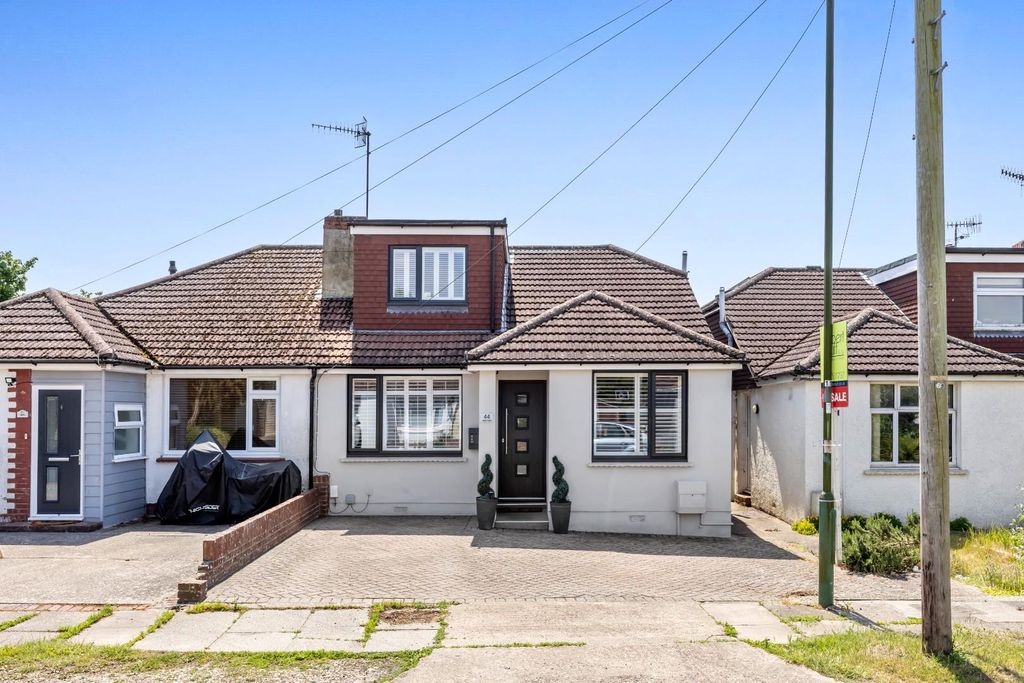 Property photo 1 of 26 Abbey Road, 44-026.Jpg