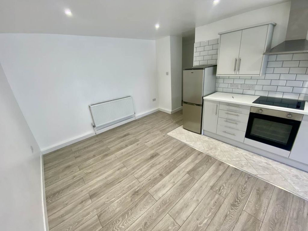 Property photo 3 of 14 Img_3469