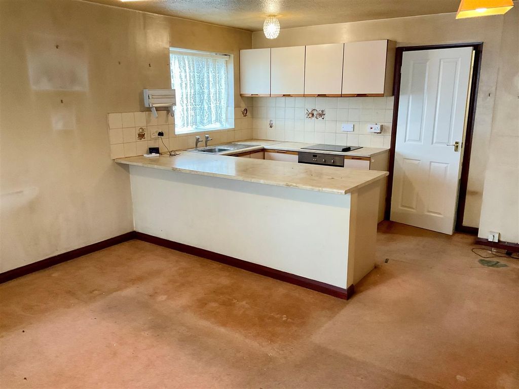 Property photo 3 of 8 Kitchena.Jpg