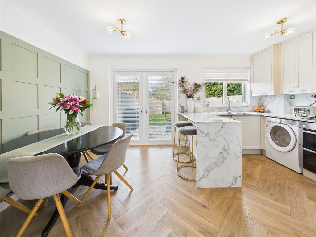 Property photo 3 of 25