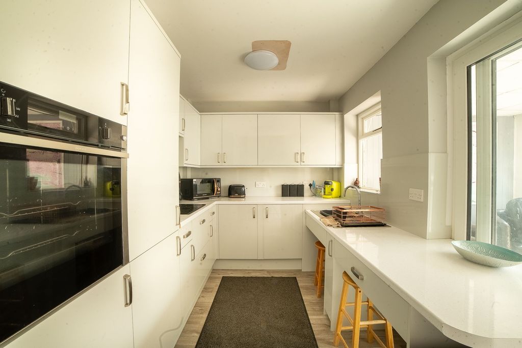 Property photo 1 of 15 Kitchen