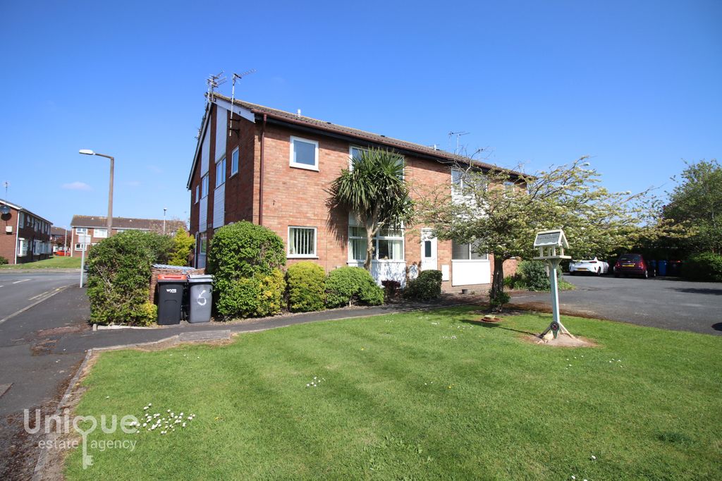 Property photo 1 of 9