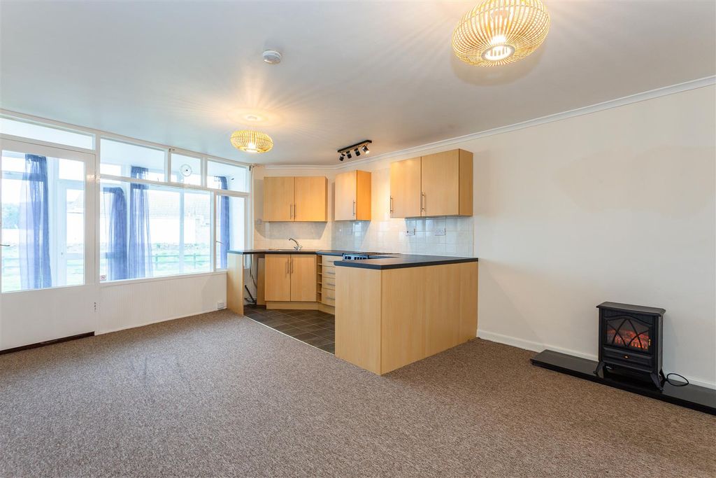 Additional image 4 of 1 bed flat for saleKingfisher Court, West Bay DT6