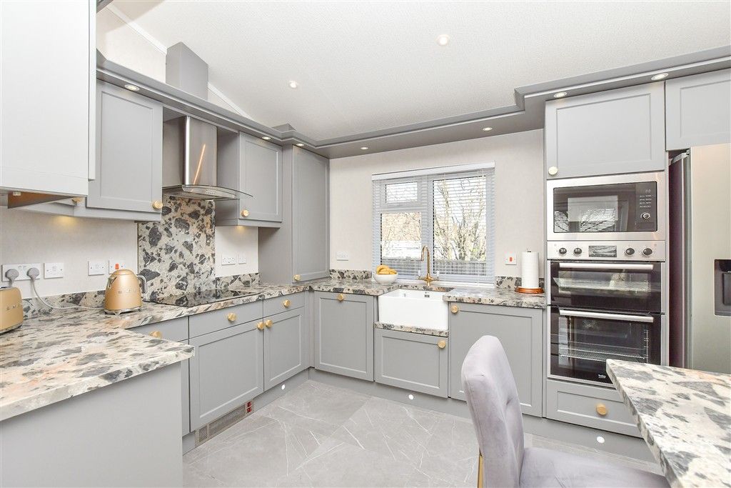 Property photo 3 of 15 Kitchen/Dining Area
