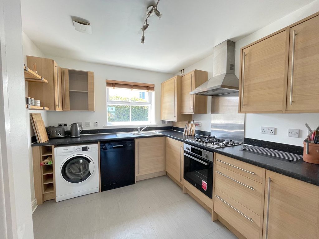 Property photo 3 of 23
