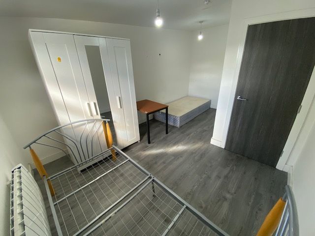 Property photo 3 of 5 Bedroom 2