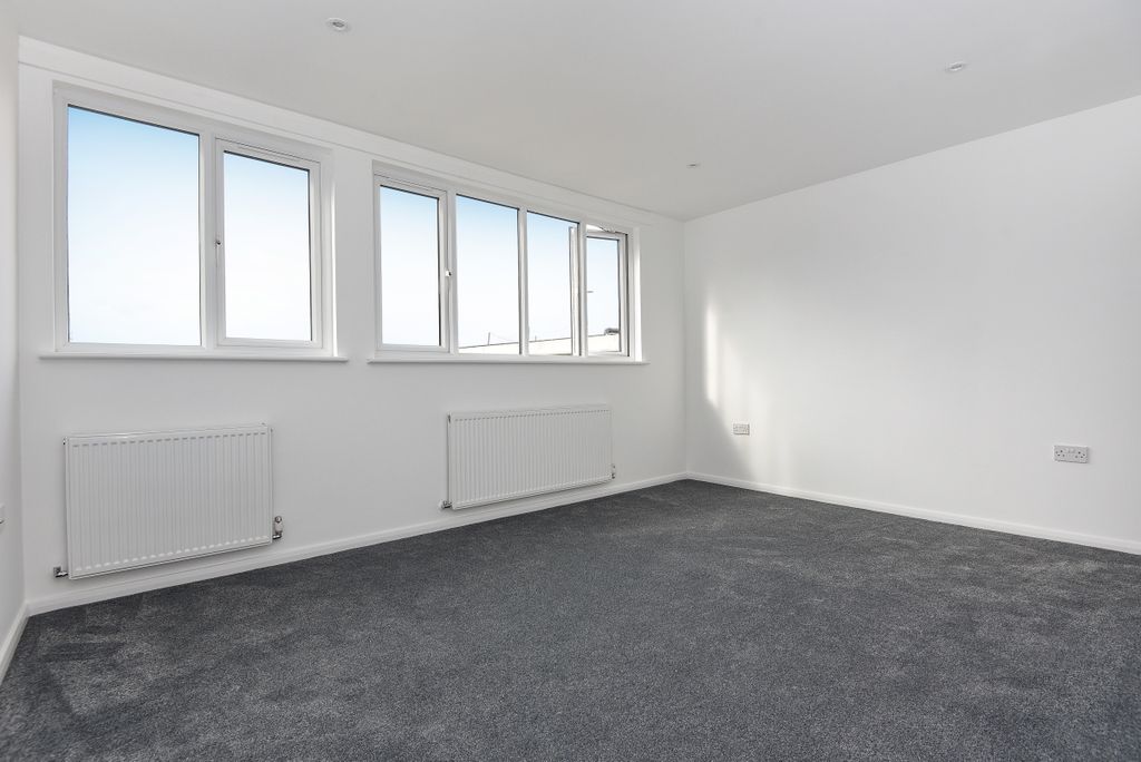 Property photo 3 of 9 222848 (1)c