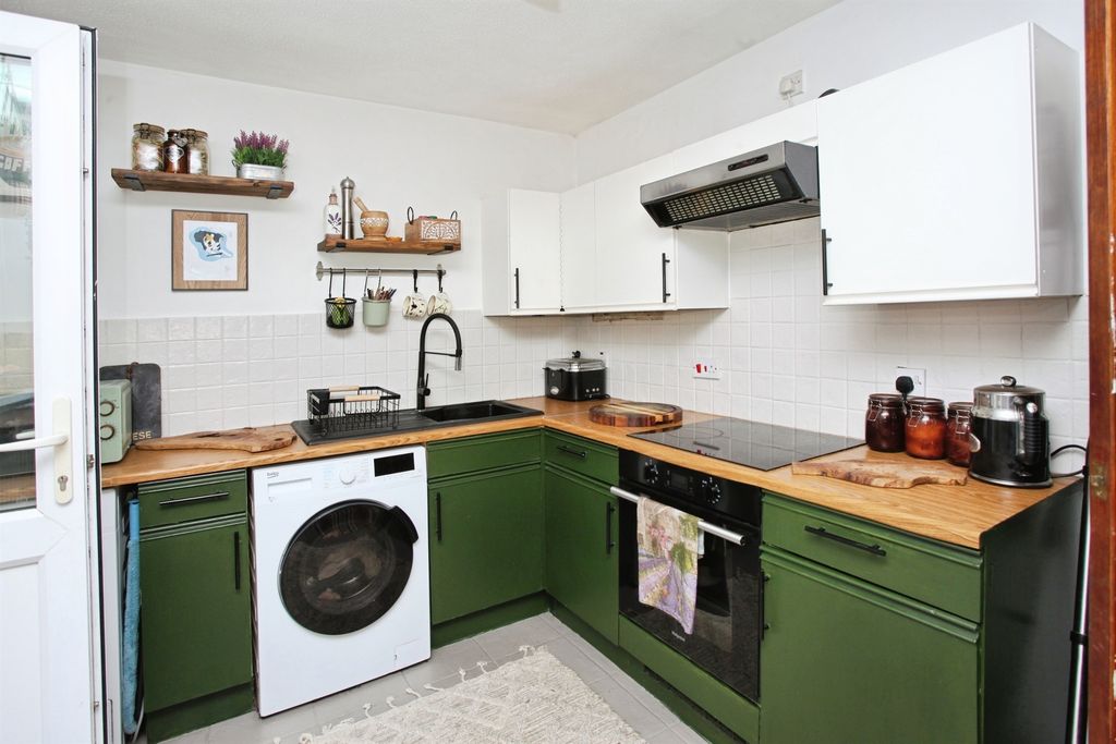 Property photo 3 of 14