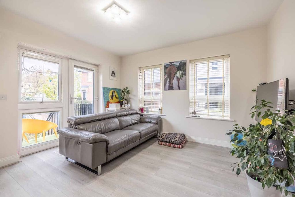 Property photo 3 of 14