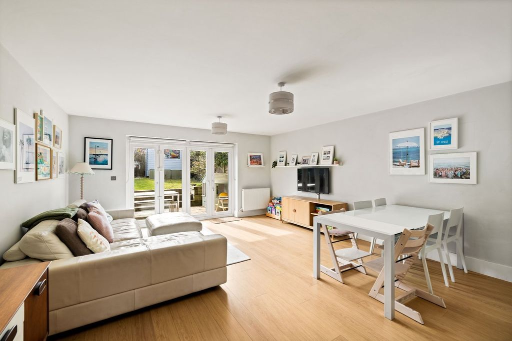 Property photo 2 of 19