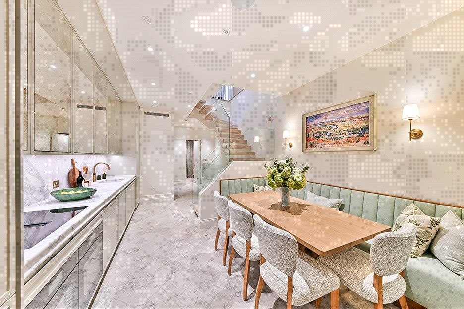Property photo 3 of 11 Kitchen/Dining
