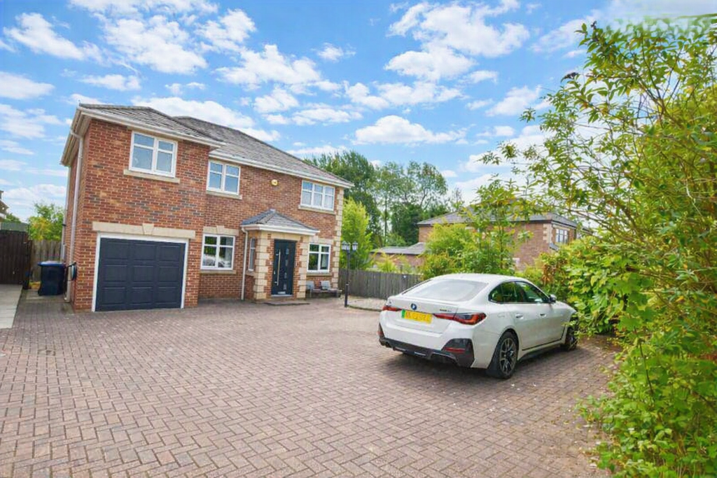 Property photo 1 of 32