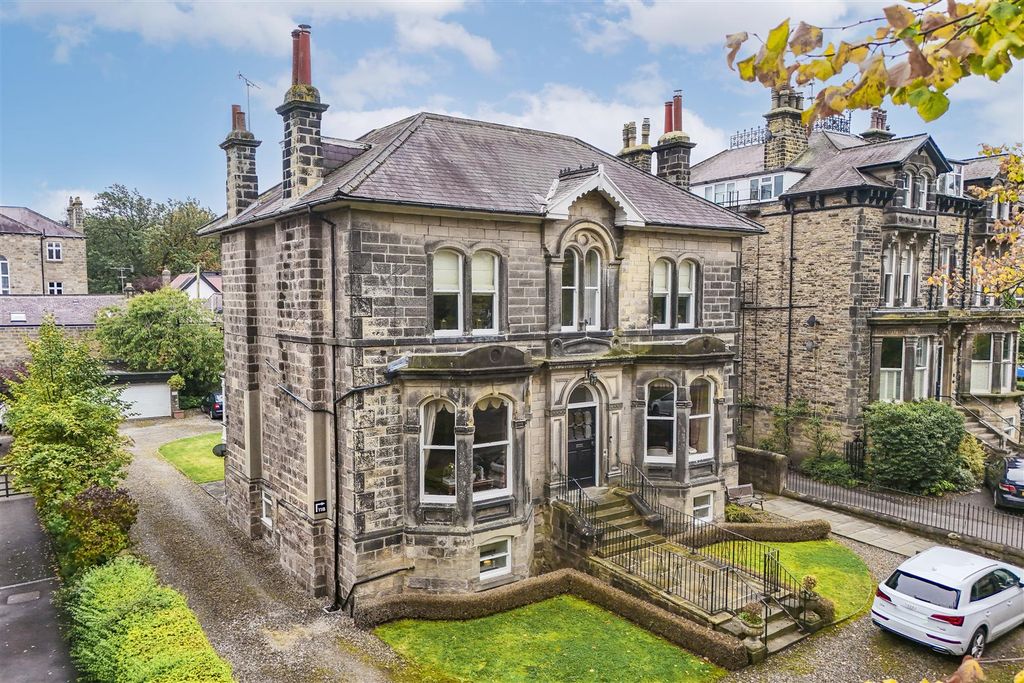 Property photo 1 of 27