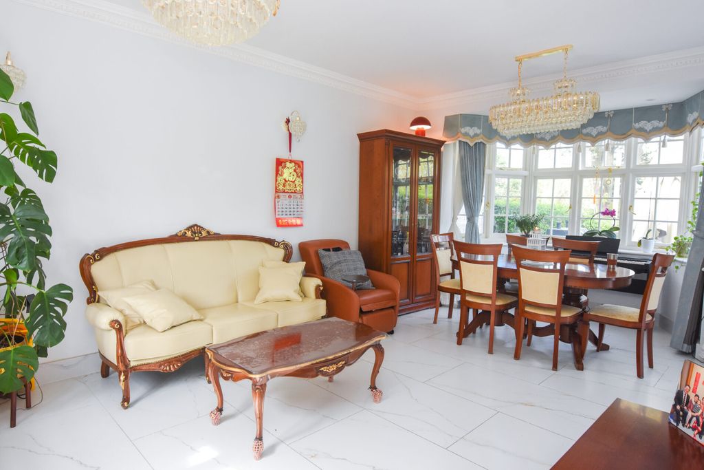 Property photo 3 of 24