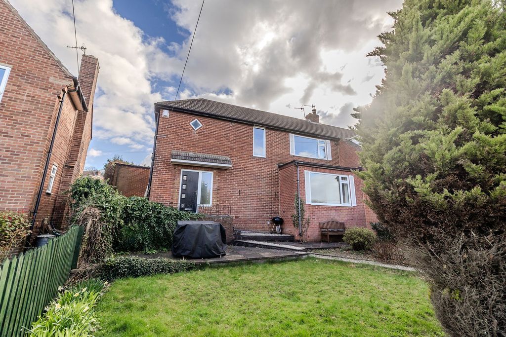 Property photo 2 of 30