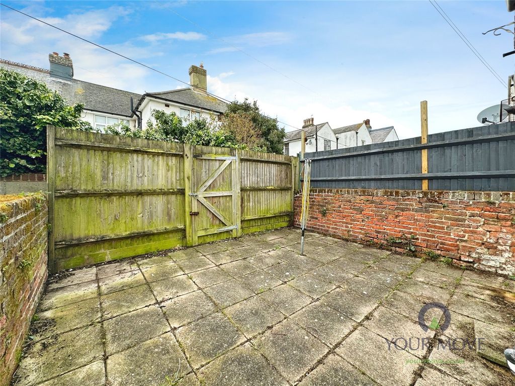 Property photo 2 of 17 Garden