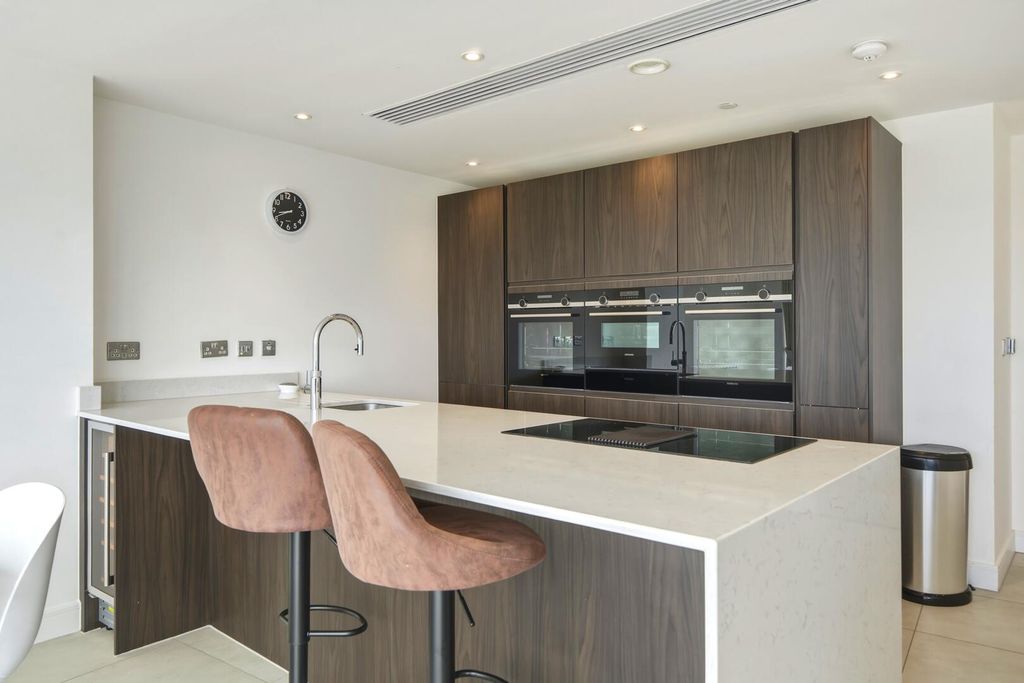 Additional image 7 of 3 bed flat for salePavilion Road, West Bridgford, Nottingham NG2