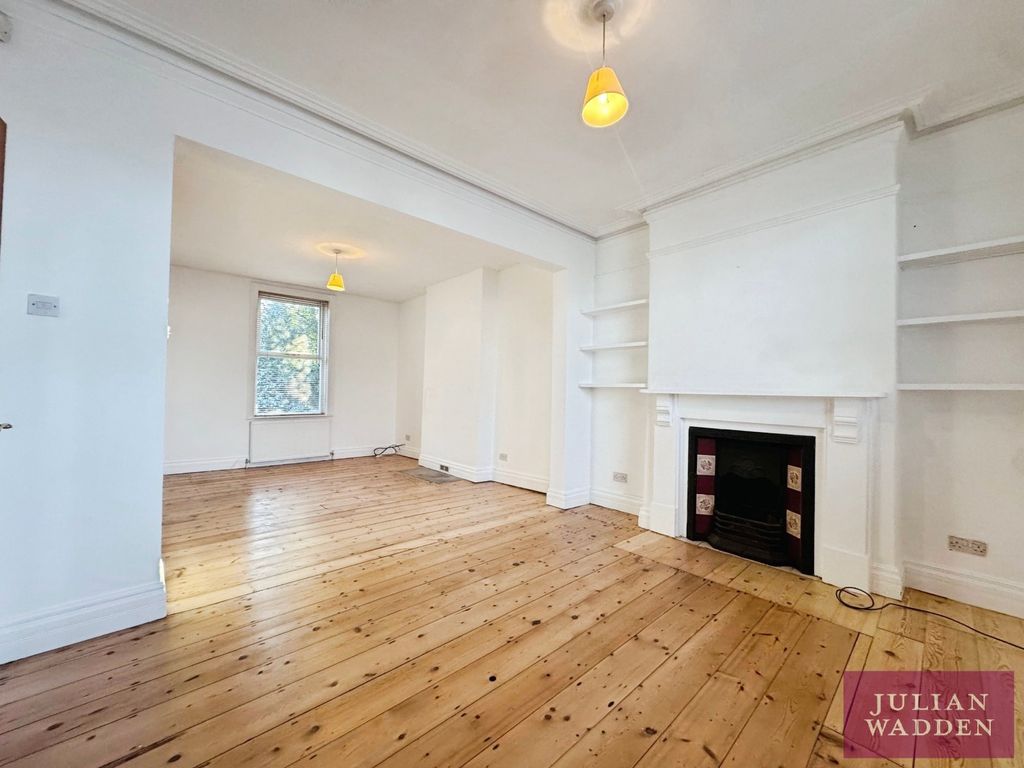 Property photo 3 of 14 Picture No. 24