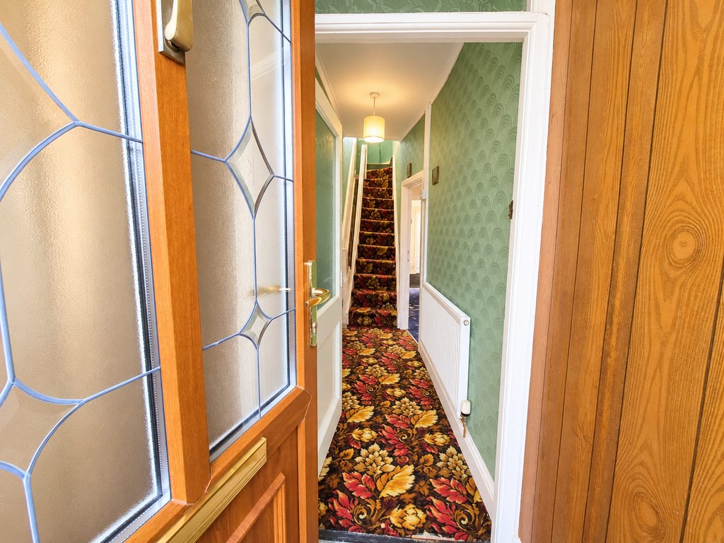 Property photo 2 of 19 Hallway