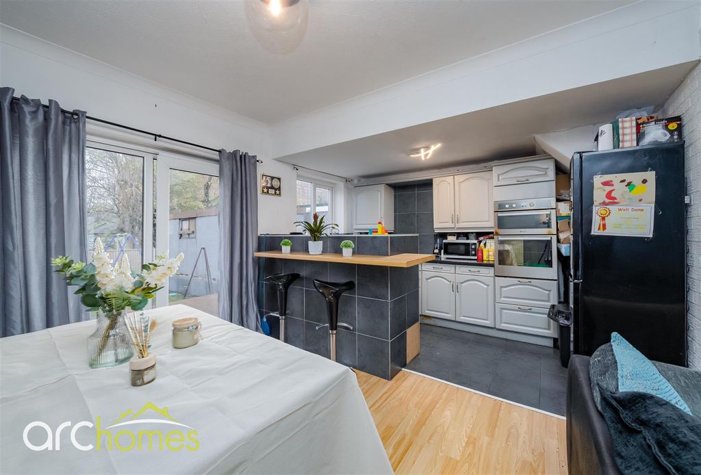 Property photo 3 of 21 Dsc04937-Edit.Jpg