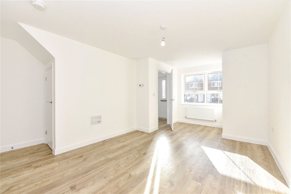 Property photo 2 of 11 Sitting Room