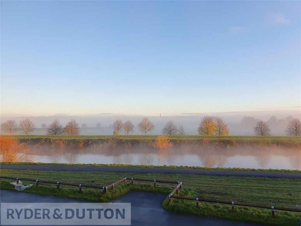 Property photo 2 of 16 Views