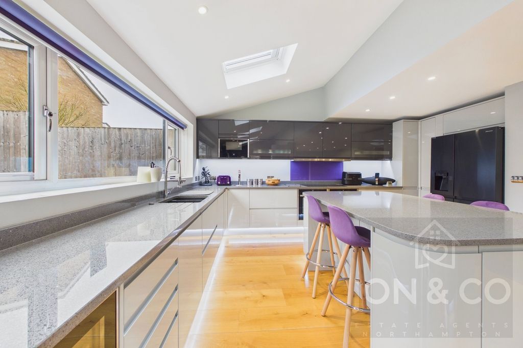 Property photo 3 of 29