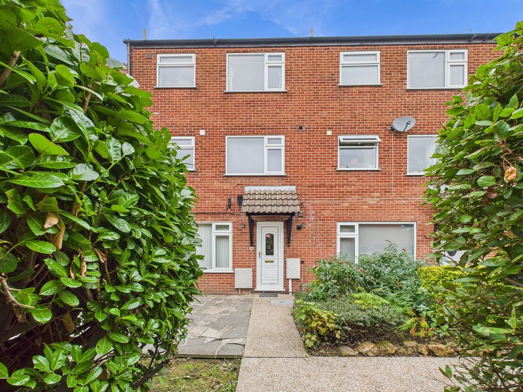 Property photo 1 of 8 Front